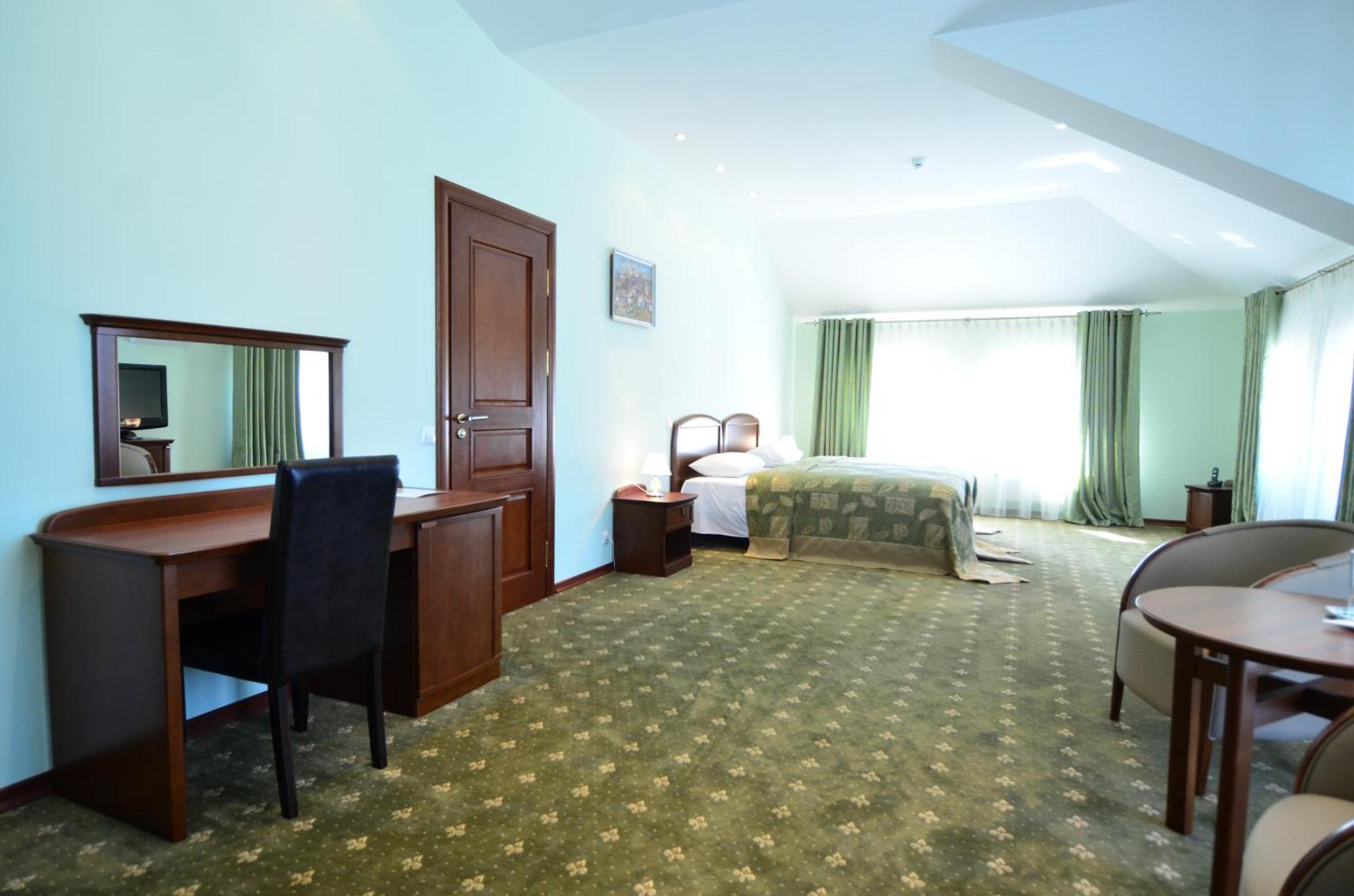 Platinum Hotel Chisinau Bagian luar foto
